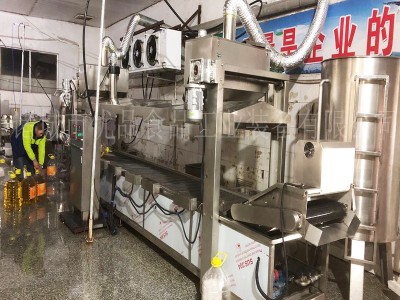 面包甜甜圈油炸机-诸城市优品食品工业装备有限公司图2
